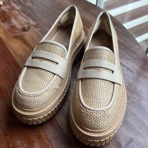Schutz Viola Weekend Loafer in Areia and Off White; size 7
